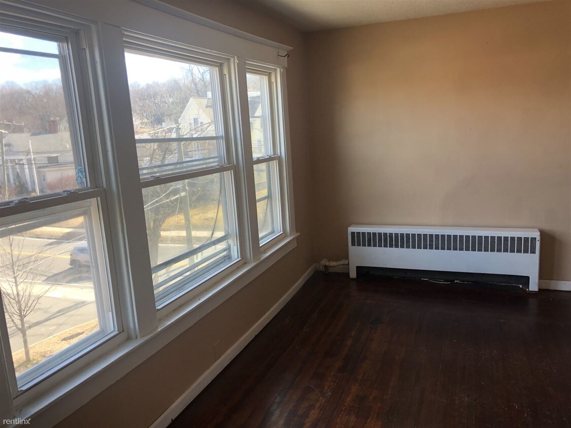 Primary Photo - 2 br, 1 bath House - 97 South St Fl 3 Floor#3