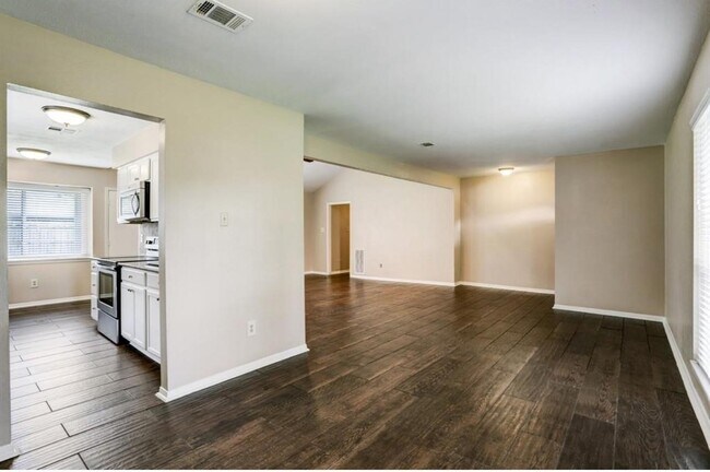 Foto del edificio - 13822 Wickersham Ln