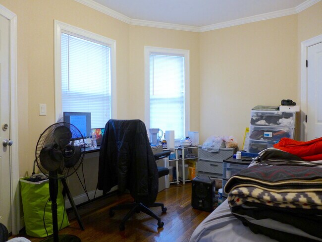 Building Photo - 49 Beech Glen St