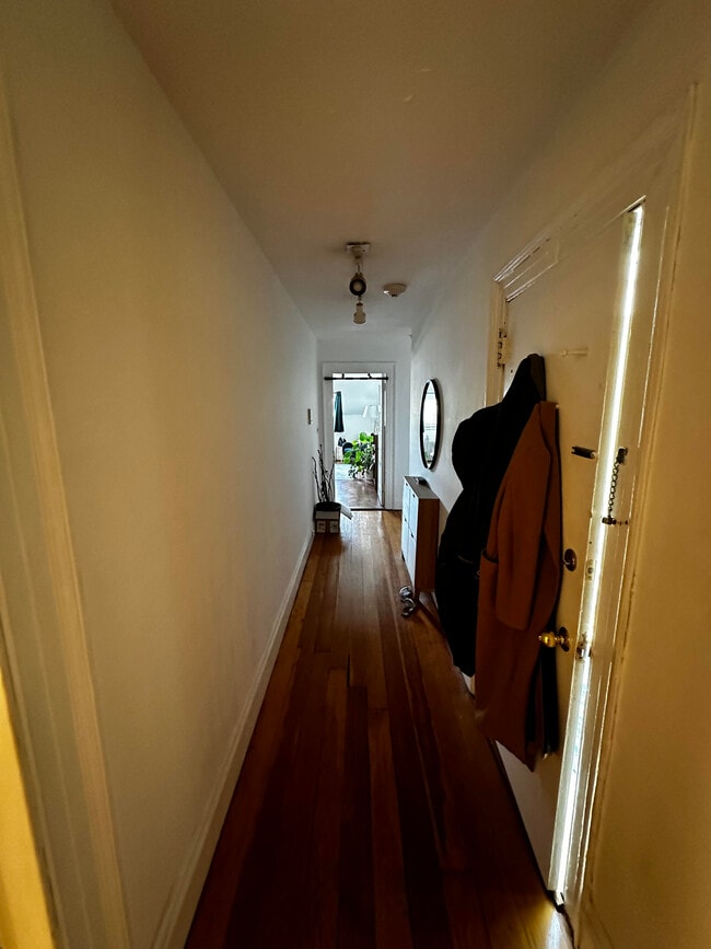 Building Photo - 453 Beacon St