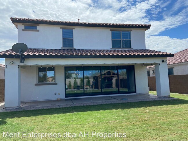 Building Photo - 3 br, 2.5 bath House - 10148 E TAMERY AVE