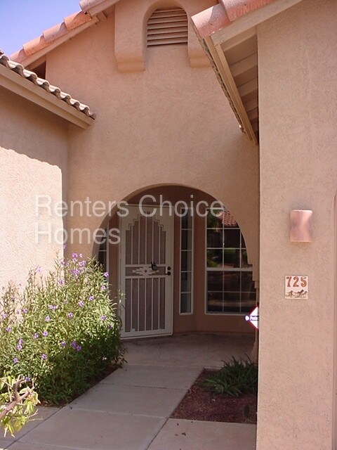 Building Photo - 725 N Cholla St