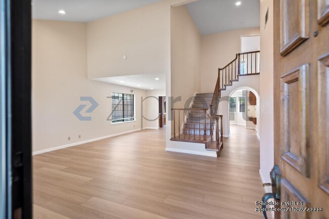 Building Photo - 382 Chad Dr