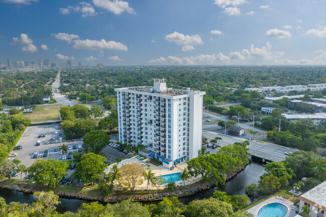 Alterno - Drake Tower Condominiums