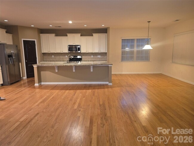 Building Photo - 5021 Kinross Ln