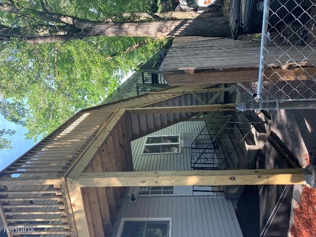 Building Photo - 2 br, 1 bath Condo - 111 Fowler St
