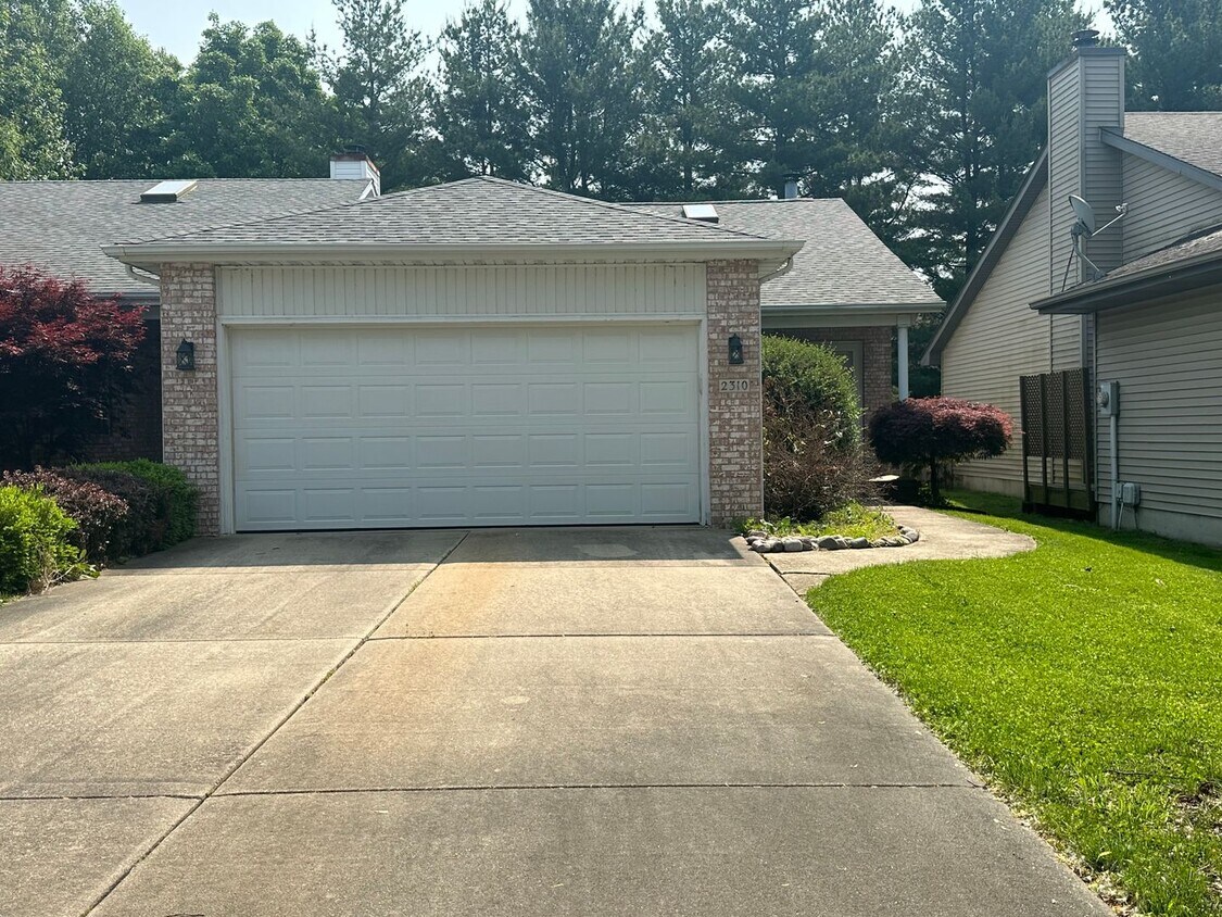 Foto principal - 2 bedroom 2 bath home west side springfield 1650.00