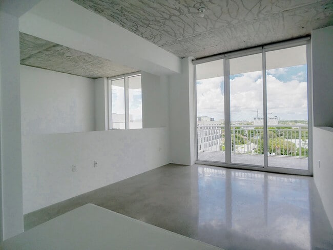 Building Photo - Cynergi Lofts at Wynwood