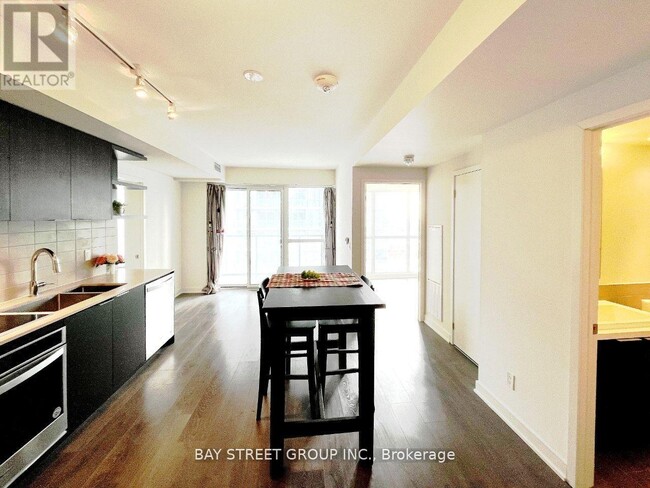 Building Photo - 6 Sonic Way