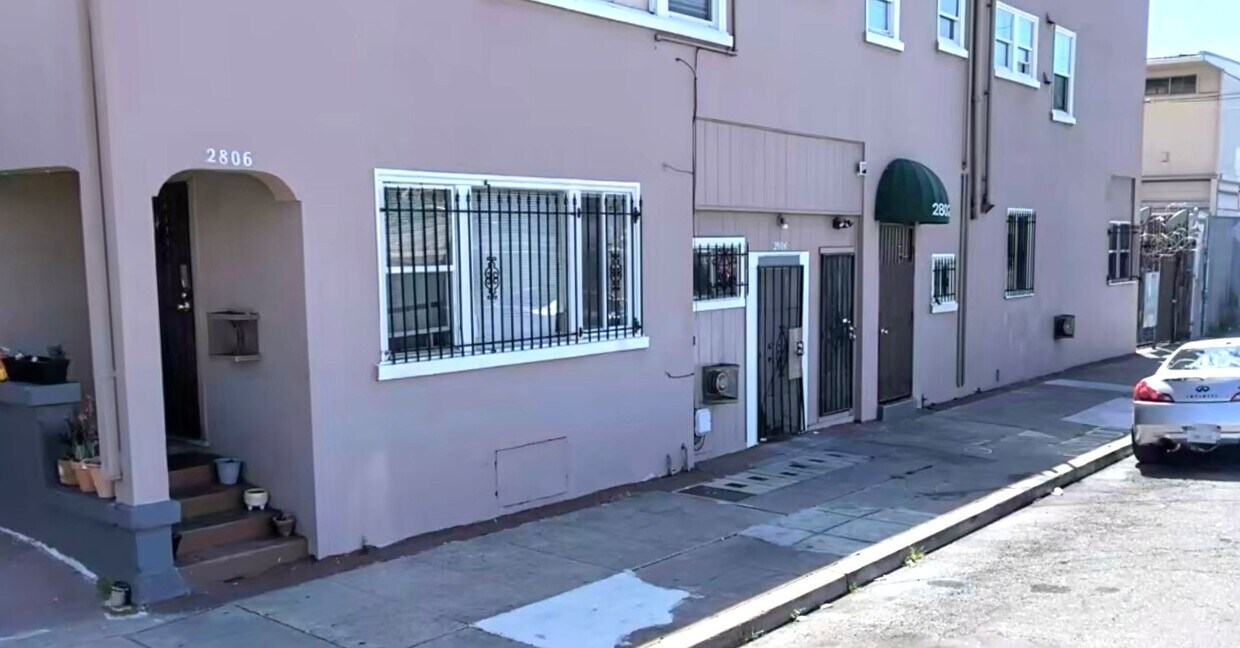 Building Photo - 2802 68th Ave