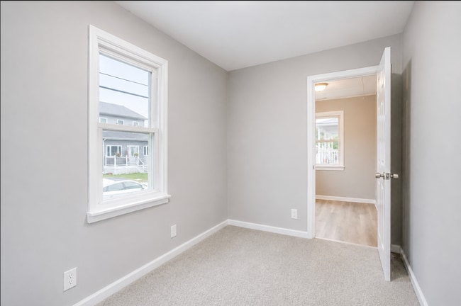 Building Photo - Three Bedroom Home in Middle River