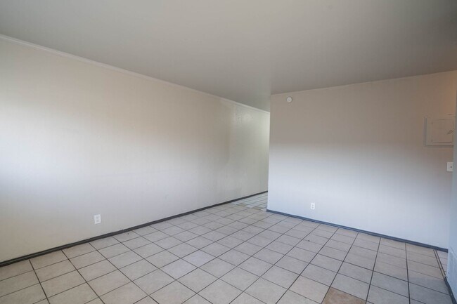 Foto del edificio - 1072 N Irvington Ave