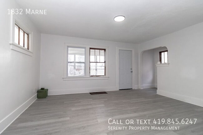 Building Photo - 1832 Marne-