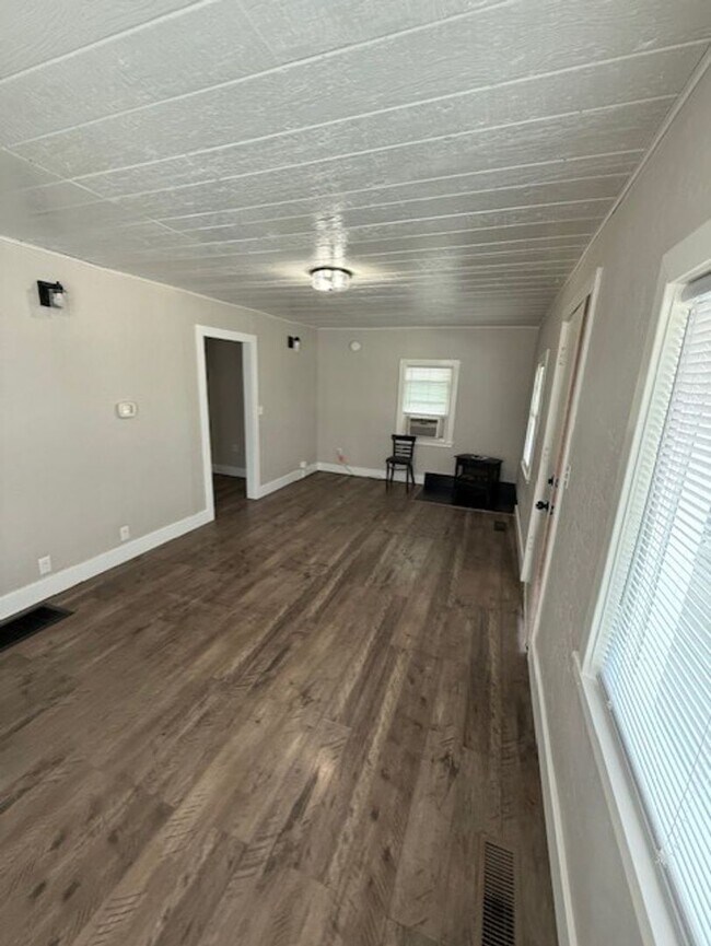 Foto del edificio - Fully renovated 1 bedroom in the heart of ...