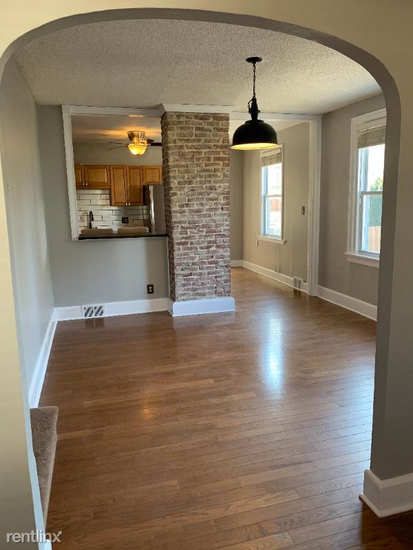 Building Photo - 3 br, 1.5 bath Townhome - 677 knowles ave