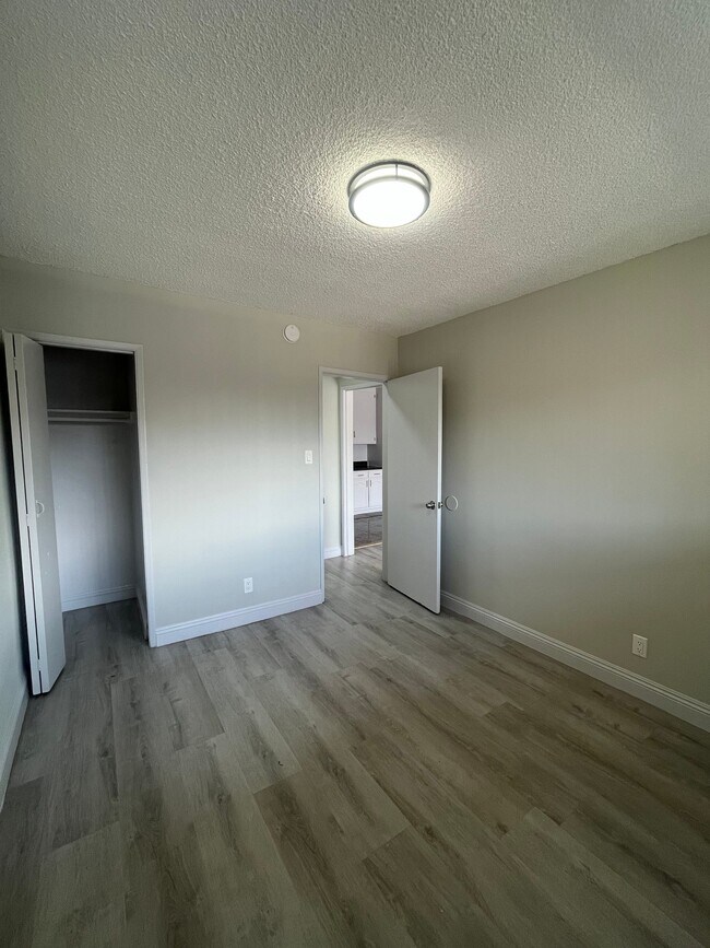 Foto del edificio - 3511 W 15th St