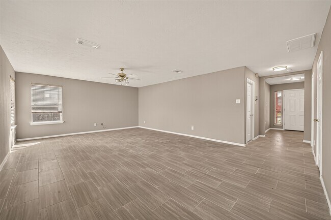 Building Photo - 17938 Chisholm Trail