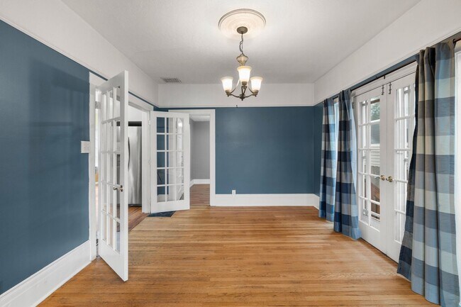 Building Photo - Charming 3 bedroom 2 bath in North Portland