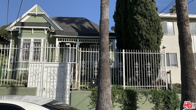 Foto principal - 132 S Westlake Ave