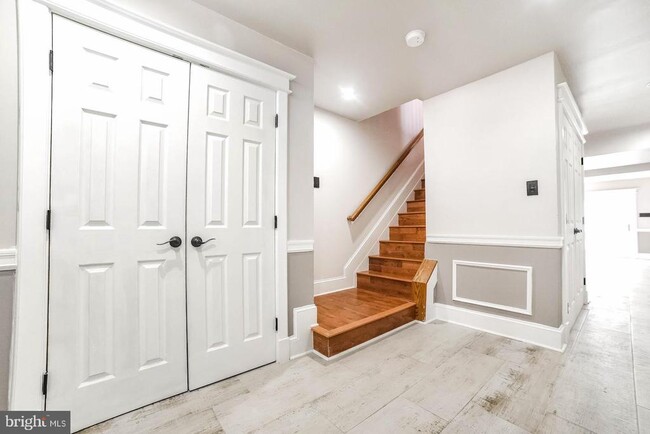 Building Photo - 3100 Esser Pl