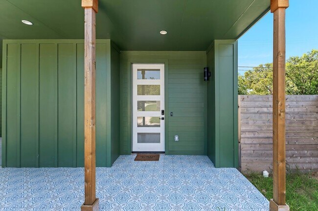Foto del edificio - 7603 Creston Ln