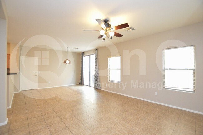 Foto del edificio - 1337 S Joshua Tree Ln