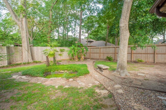 Building Photo - 2704 Pineneedle Ln
