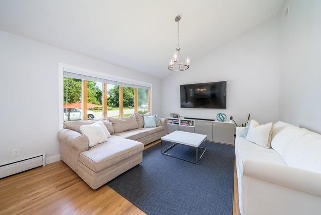 Building Photo - 25 Helen St