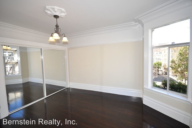 Building Photo - 936 Leavenworth St