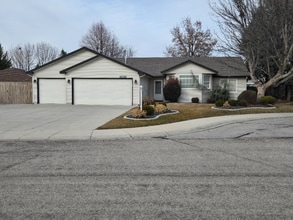 Building Photo - 2660 S Spring Bar Way