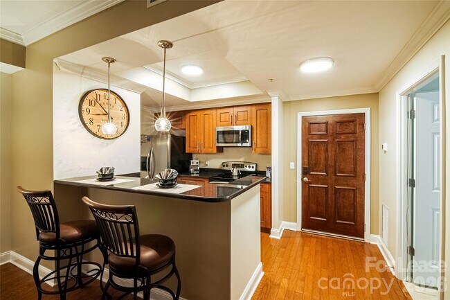 Foto del edificio - 300 W 5th St