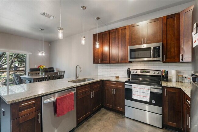 Building Photo - 5800 Club House Drive A