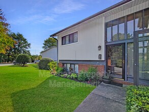 Building Photo - 5 Briarcreek Pl