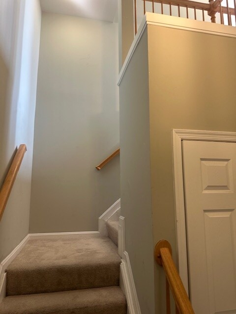 Foto del edificio - 943 Hillside Lake Terrace