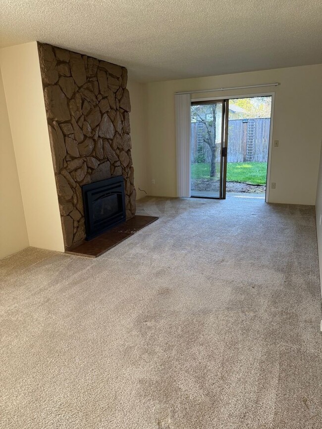 Building Photo - 162D00