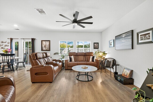 Foto del edificio - 3809 Havengate Way