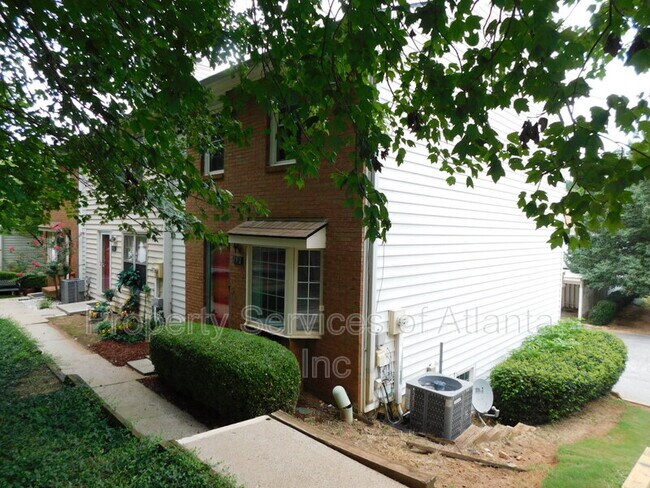 Foto del edificio - 192 High Creek Dr