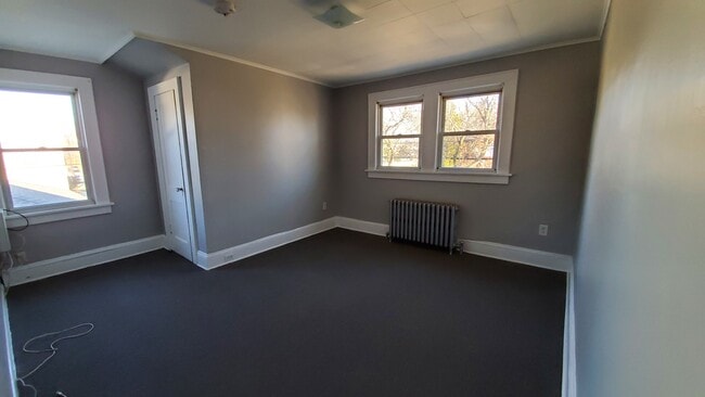 Living Room - 371 Florida Grove Rd