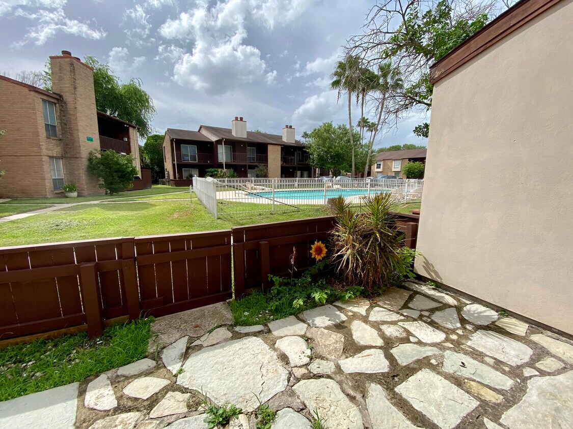 Primary Photo - 4601 Carmen Ave