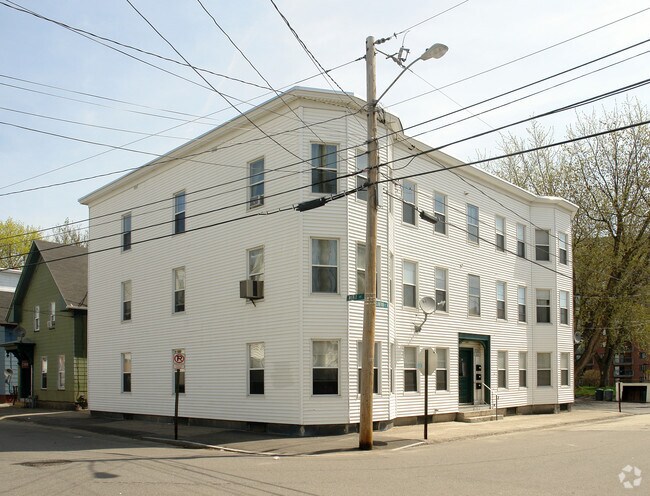 Building Photo - 73 Clinton St