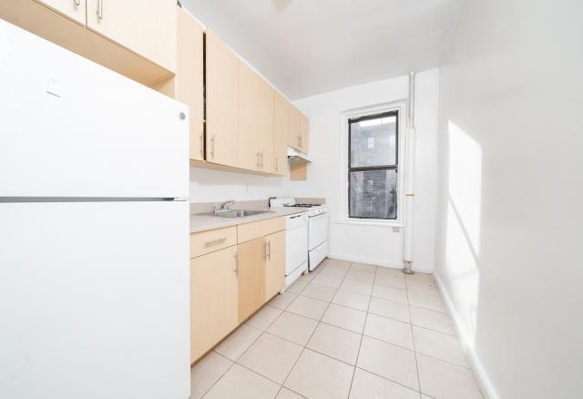 Foto principal - 1 bedroom in NEW YORK NY 10040