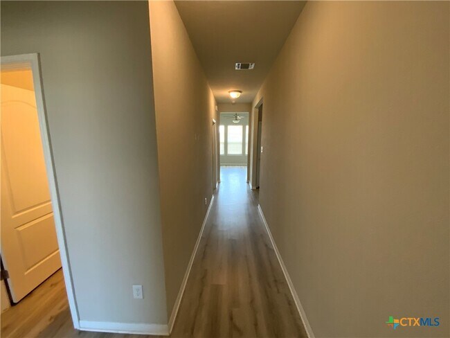 Building Photo - 1236 Grand Oak Trl
