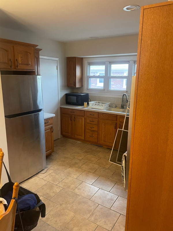 Primary Photo - 622 Clawson St