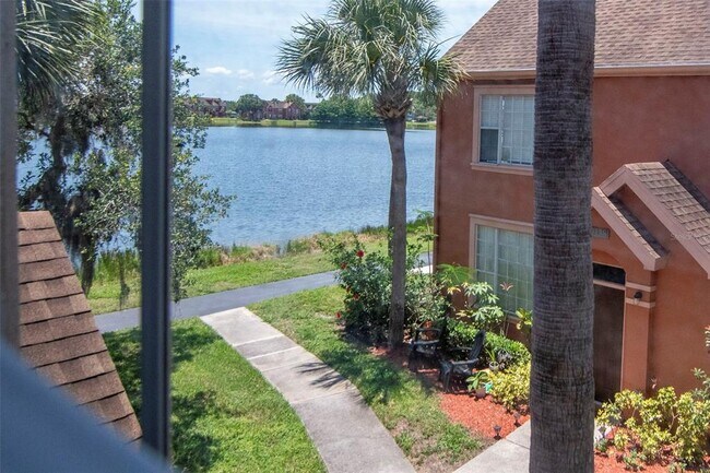 Foto del edificio - 9130 Lake Chase Island Way