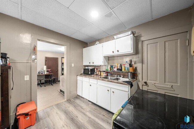 Foto del edificio - 902 W 8th St