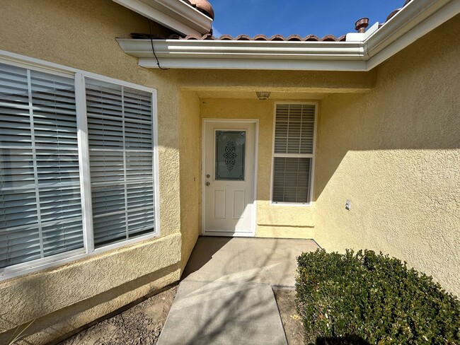 Building Photo - Spacious 4 bedroom home in Lemoore