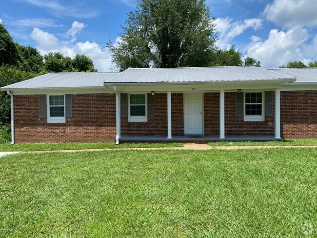 Building Photo - 823 Rushmeade Rd