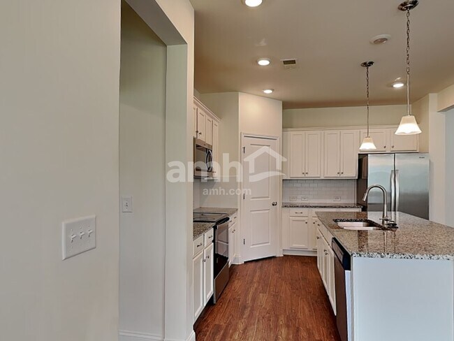 Foto del edificio - 6240 Bridlewood Ln