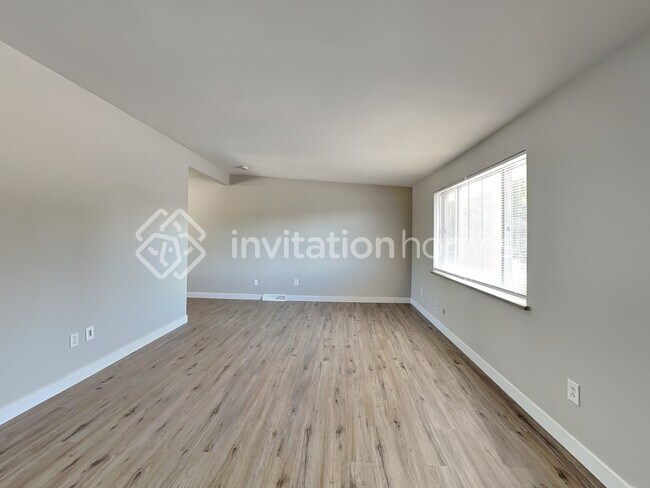 Building Photo - 1145 W 6th Ave