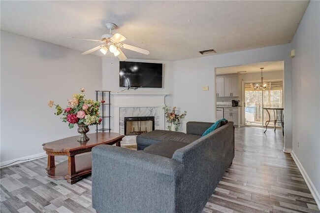 Building Photo - 811 Sugar Oak Ln